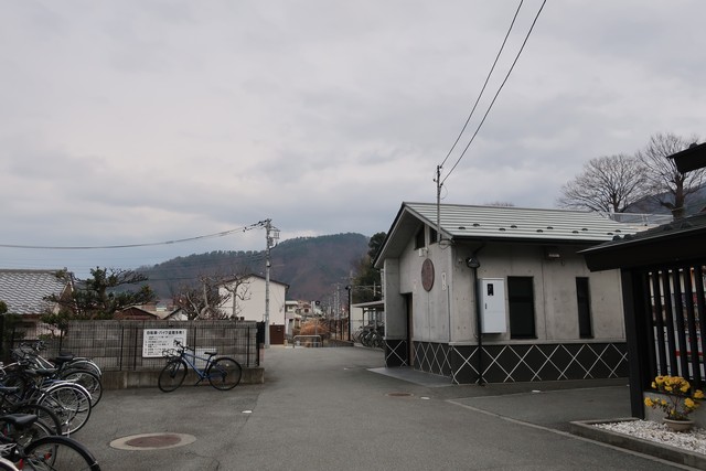 市川本町駅 駅前