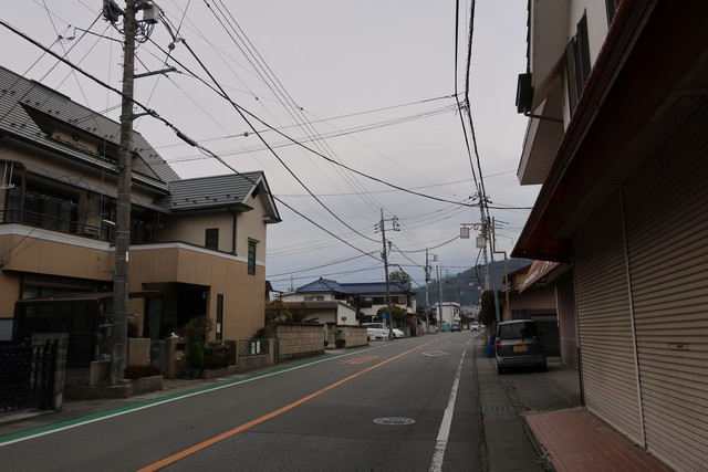 市川本町駅 駅前
