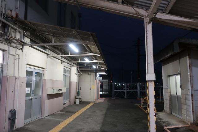 南甲府駅 改札口