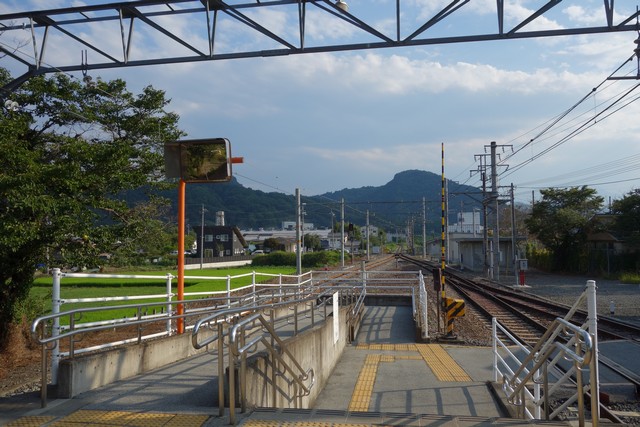 甲斐岩間駅 ホーム