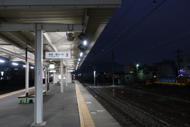 南甲府駅 ホーム