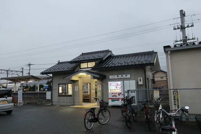 国母駅 駅前