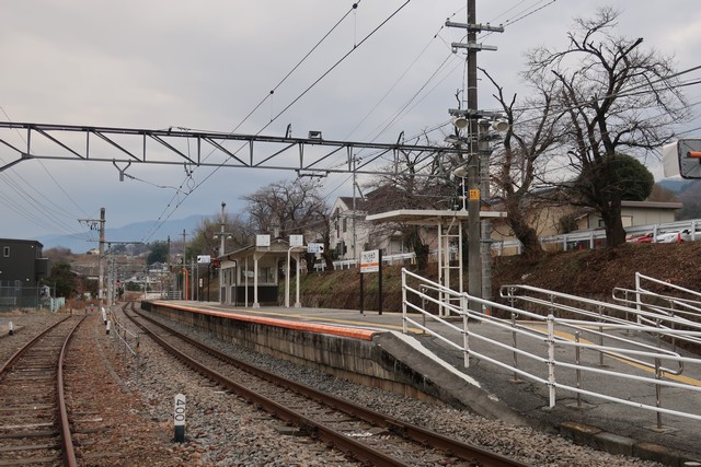 甲斐上野駅 ホーム