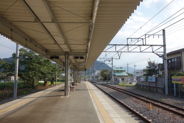 甲斐岩間駅 ホーム