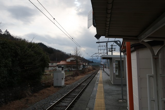 落居駅 ホーム