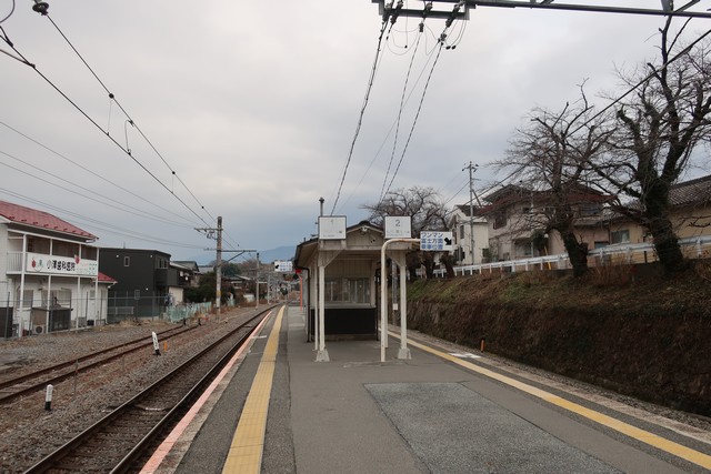 甲斐上野駅 ホーム