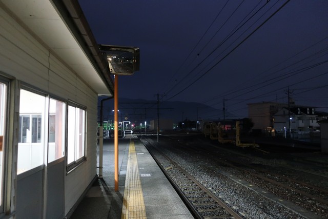 南甲府駅 ホーム