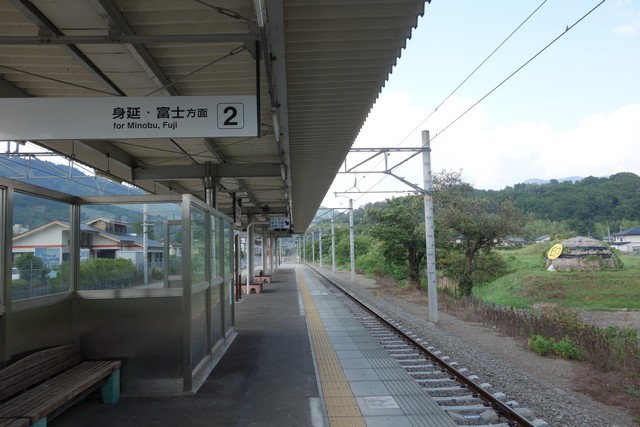甲斐岩間駅 ホーム