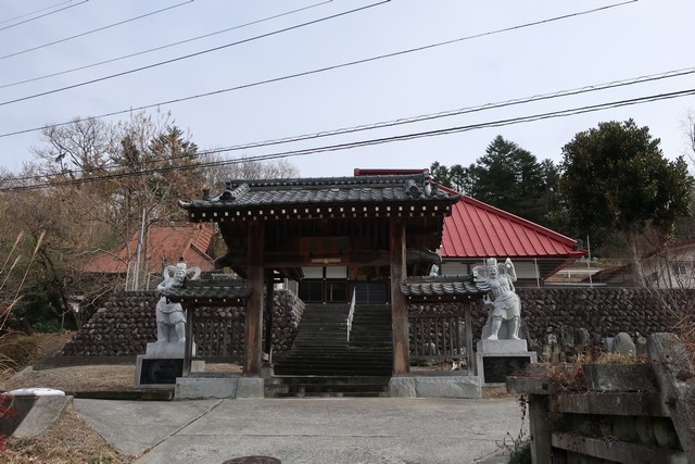 落居駅 駅前