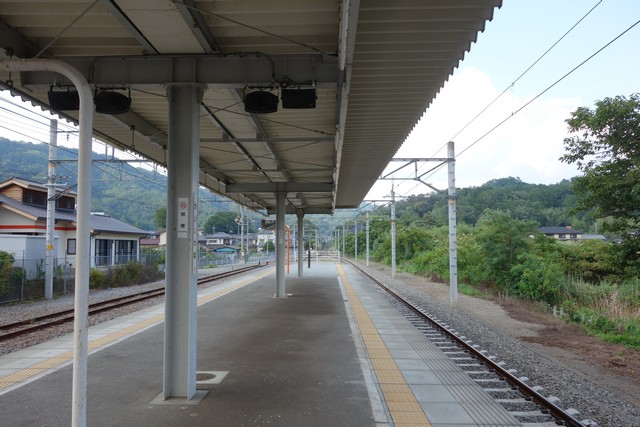 甲斐岩間駅 ホーム