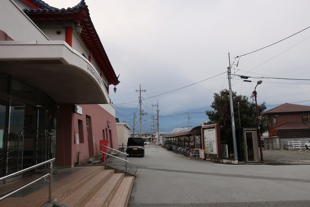 市川大門駅 駅前