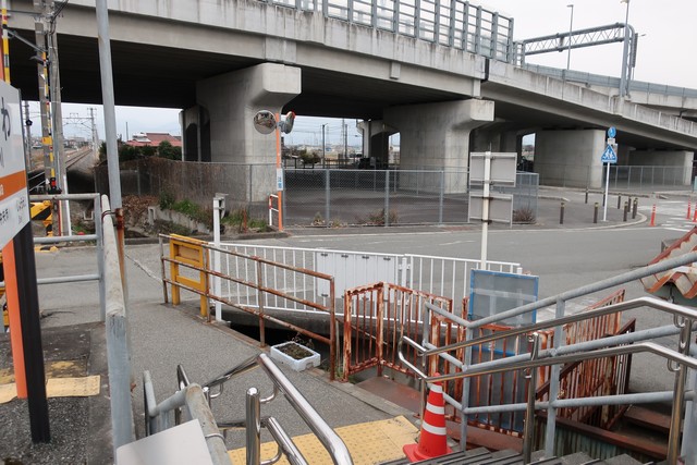 小井川駅 ホーム