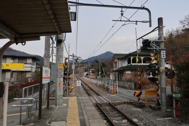 落居駅 ホーム