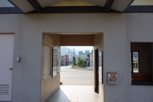 甲斐岩間駅 駅舎