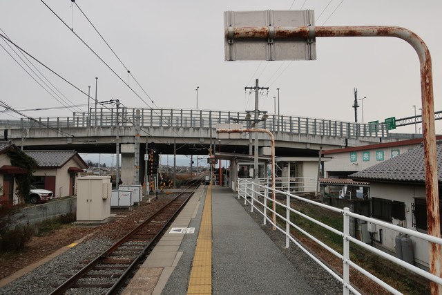 小井川駅 ホーム