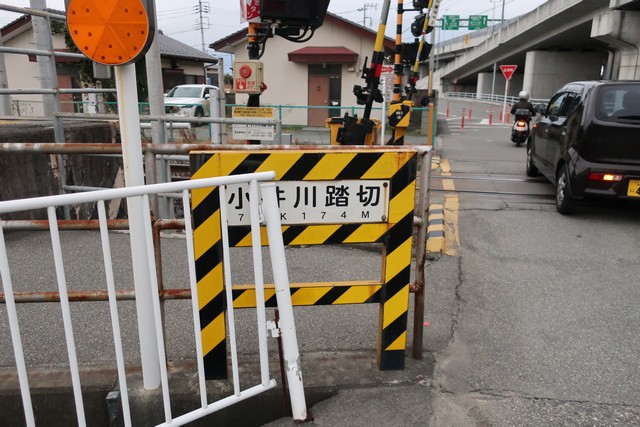 小井川駅 駅前