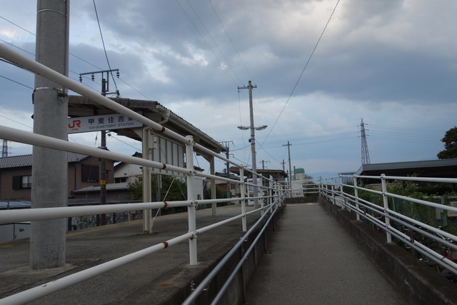 甲斐住吉駅 ホーム