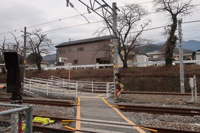 甲斐上野駅 ホーム