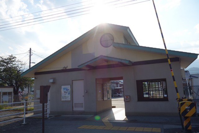 甲斐岩間駅 駅舎