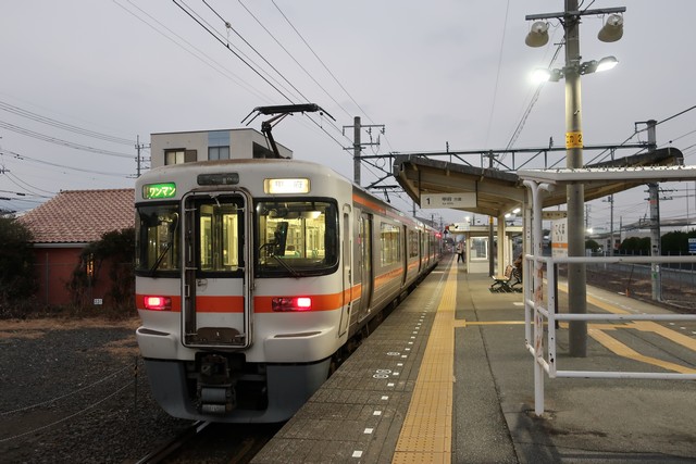 国母駅 ホーム