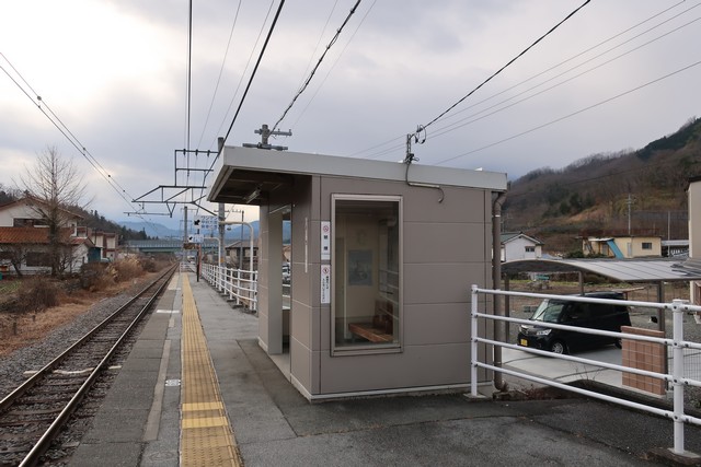 落居駅 ホーム