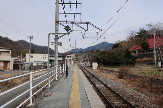 落居駅 ホーム