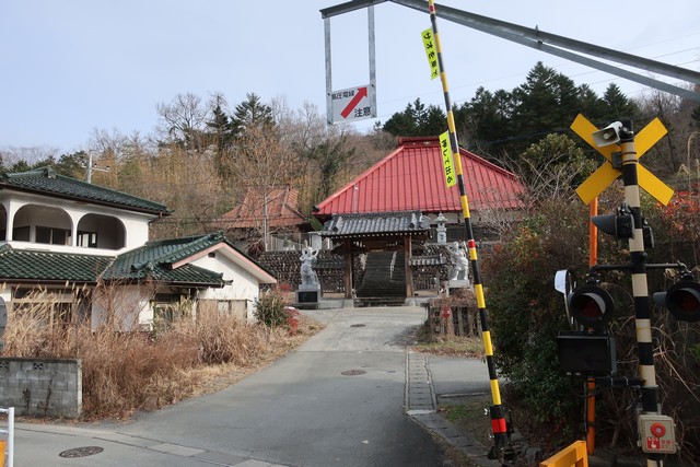 落居駅 駅前