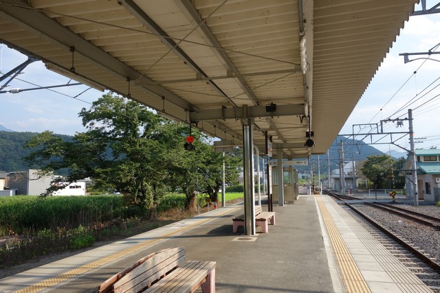 甲斐岩間駅 ホーム