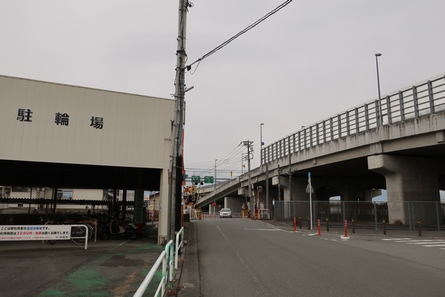 小井川駅 駅前