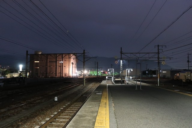 南甲府駅 ホーム