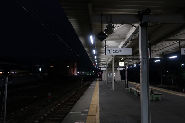 南甲府駅 ホーム