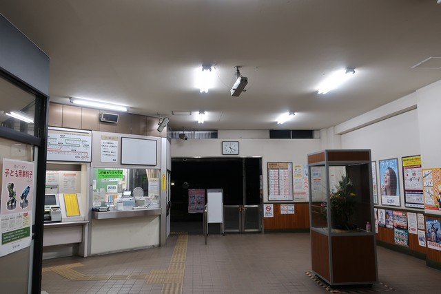 南甲府駅 改札口