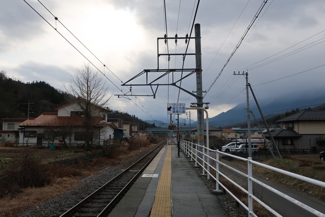 落居駅 ホーム