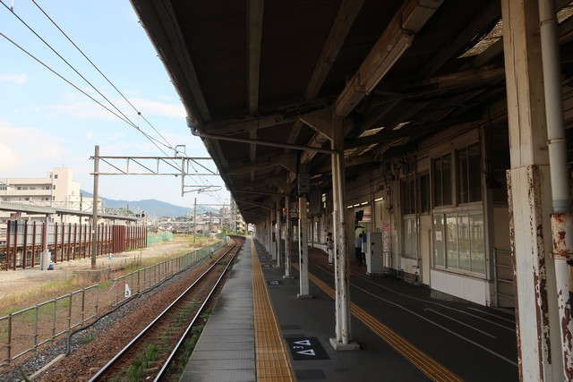 向洋駅 ホーム