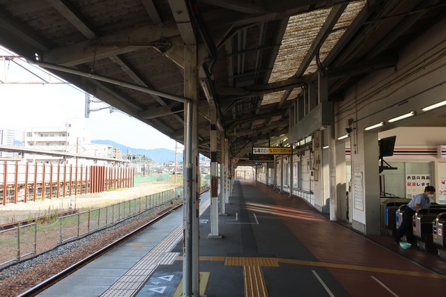 向洋駅 ホーム