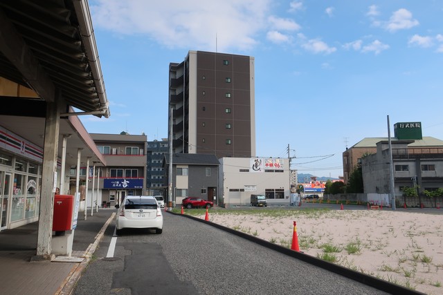 向洋駅 駅舎