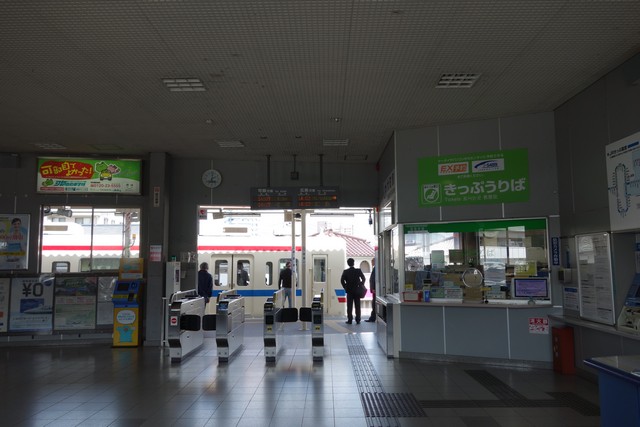 大町駅 改札口