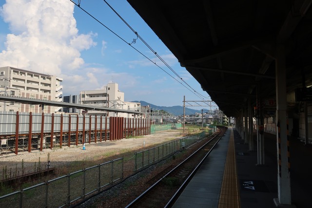 向洋駅 ホーム
