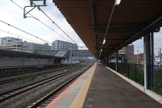 向洋駅 ホーム