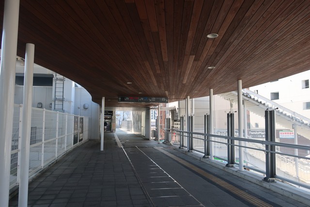 新白島駅 改札口