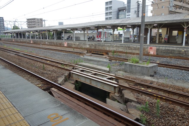 向洋駅 ホーム