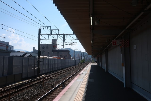 新白島駅 ホーム