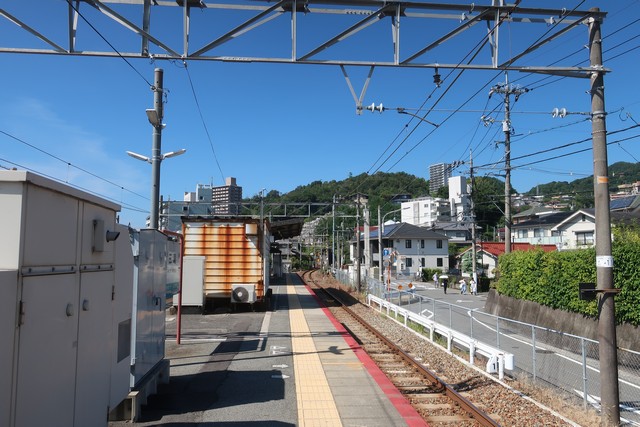 三滝駅 ホーム