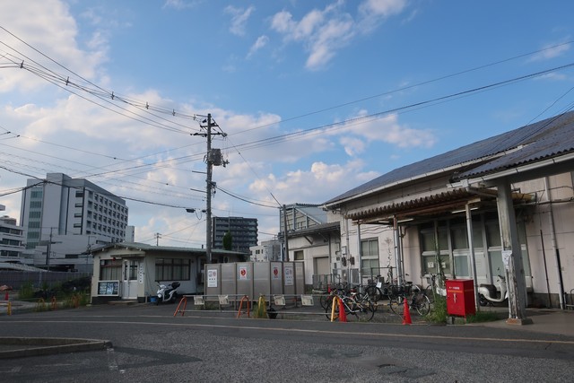 向洋駅 駅舎