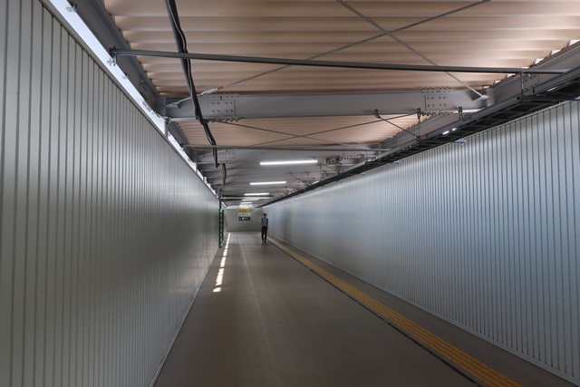 向洋駅 ホーム