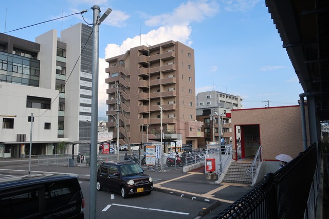 向洋駅 ホーム