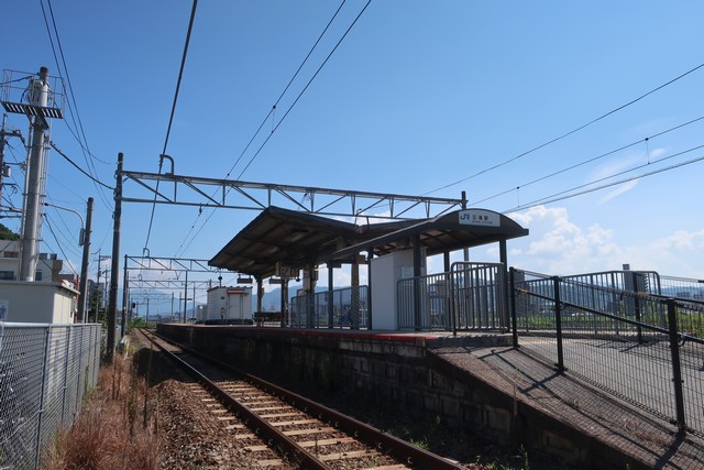 三滝駅 駅前