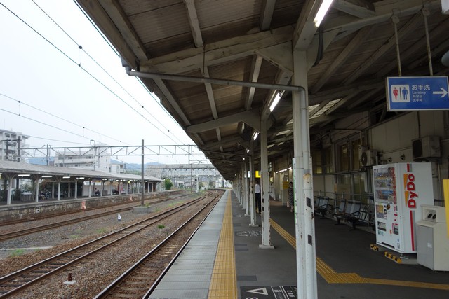 向洋駅 ホーム