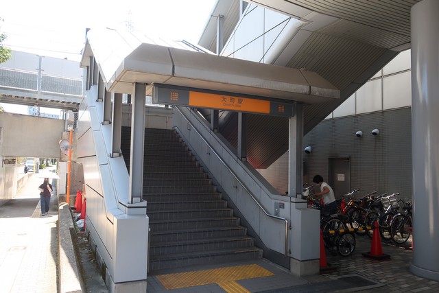 大町駅 駅前