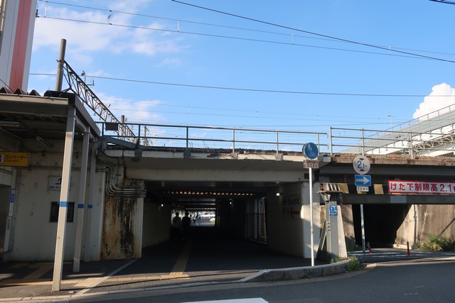 天神川駅 駅前